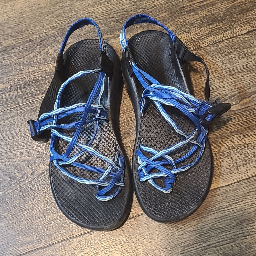 Womens size 10 Chacos